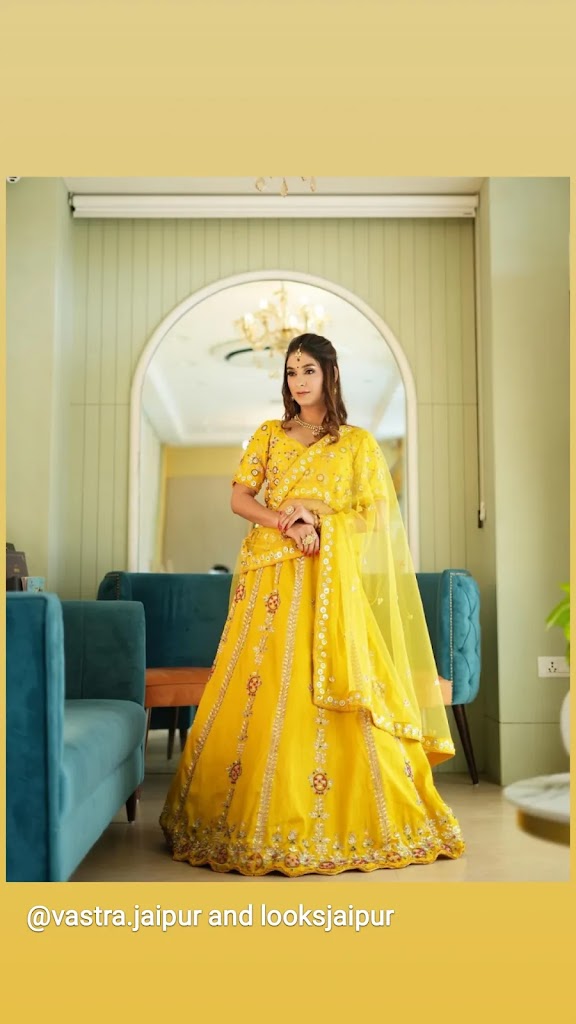 Looks Salon Hyatt Regency