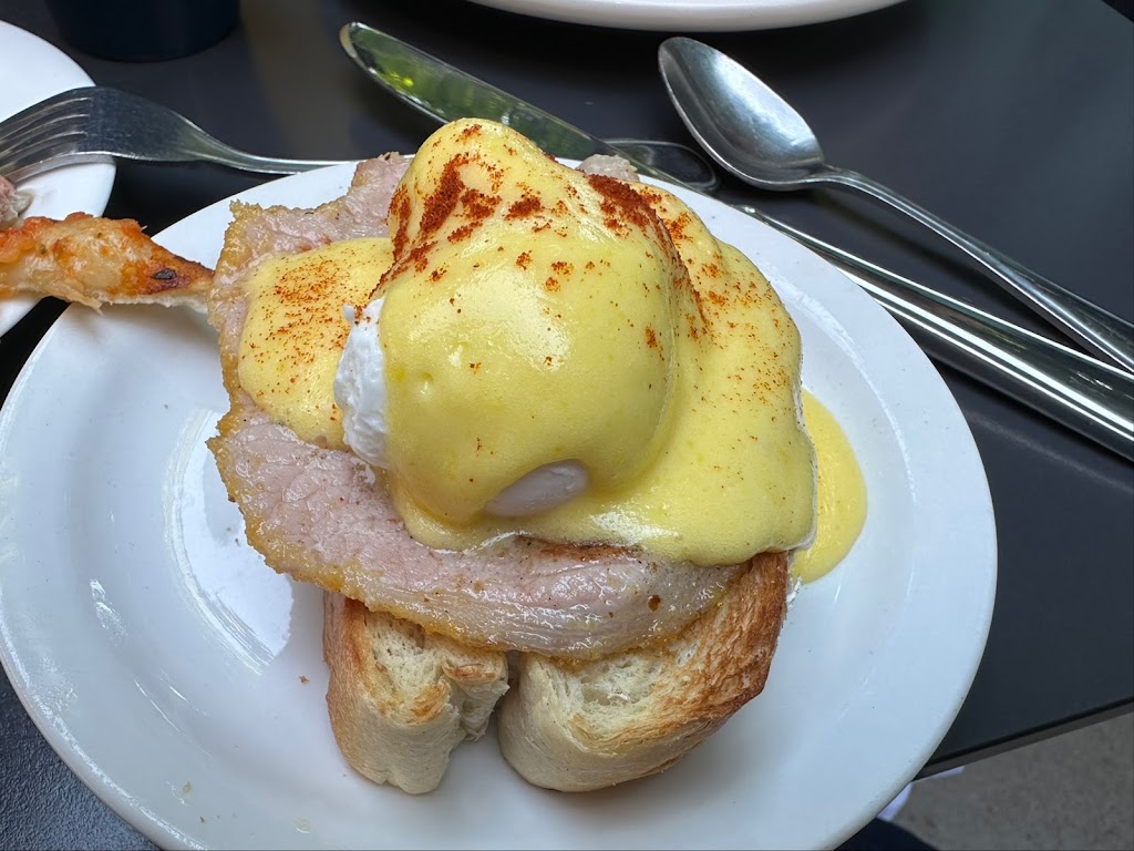 Eggs Benedict