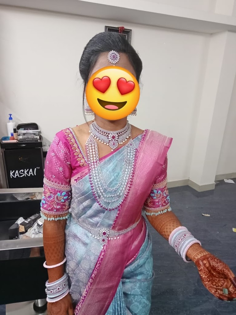 Queen S Beauty World