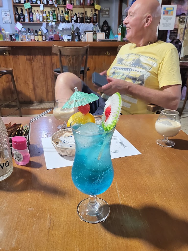 Cafe Oliva — Comida y bebida