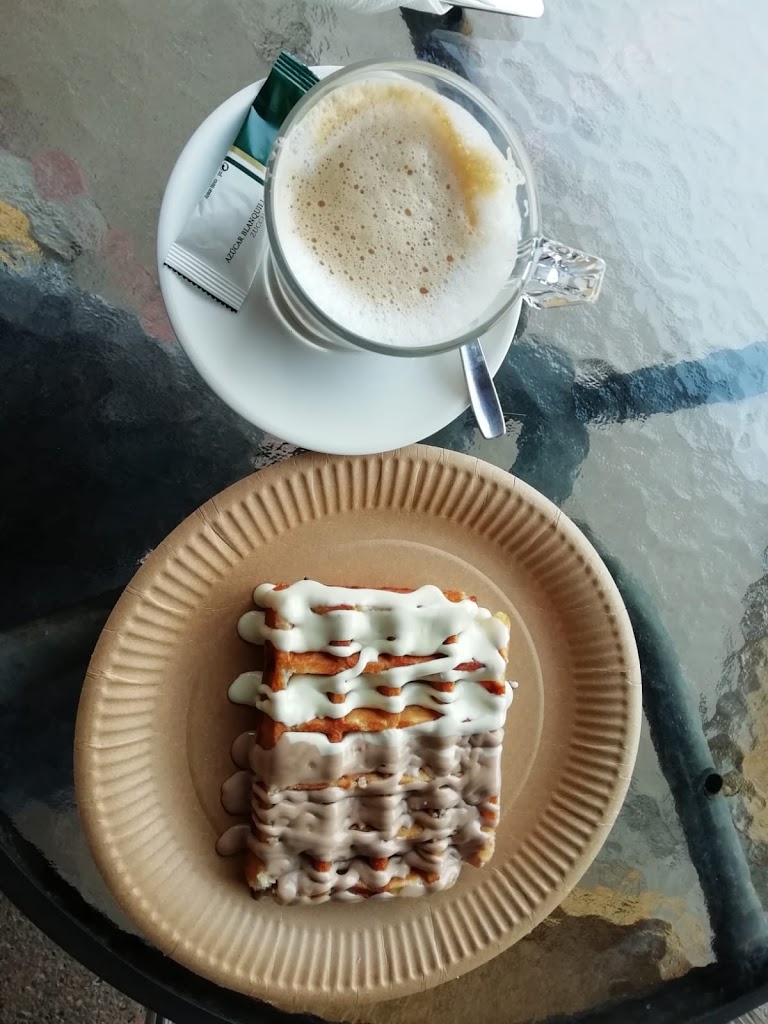 Mundabala Cafe Pub — Capuchino