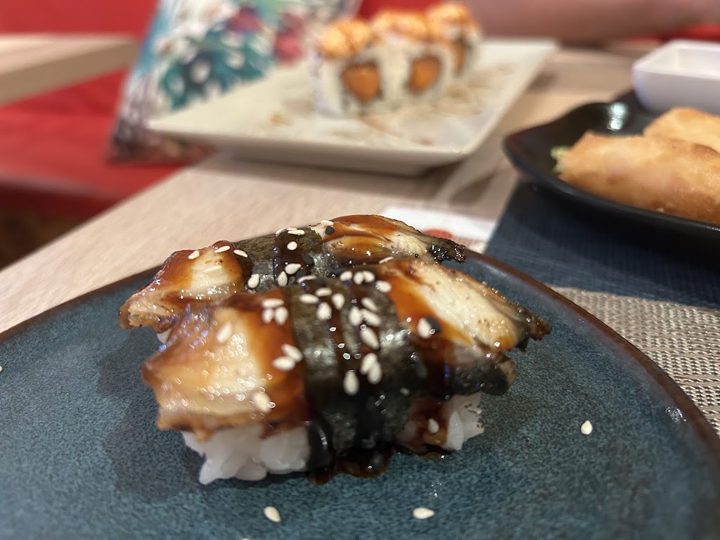 NAGOYA SUSHI — Comida y bebida