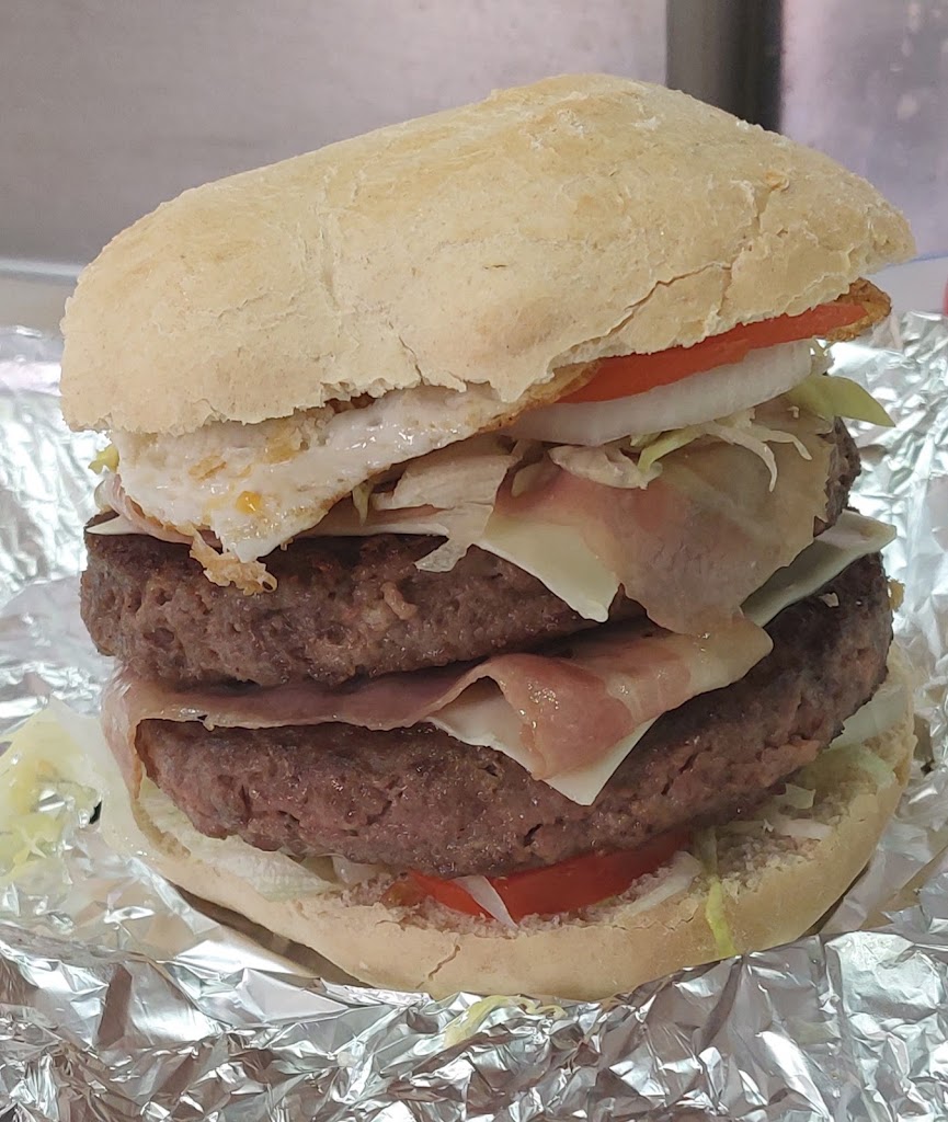 Los Tres Tesoros Cafeteria — Del propietario