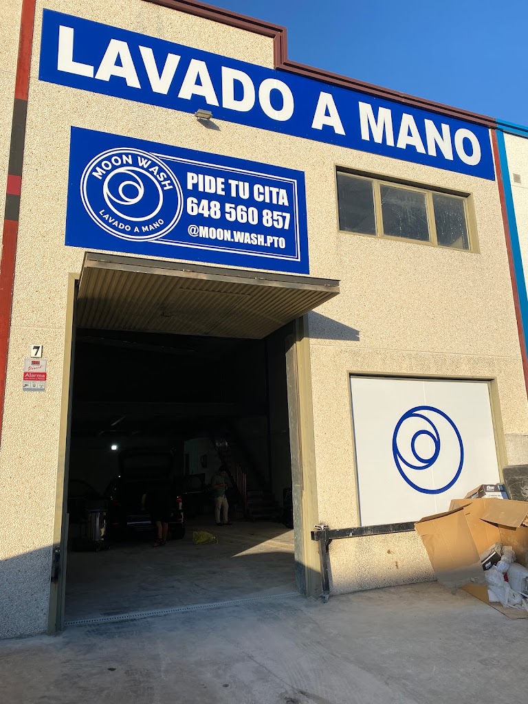 MOON WASH — Exterior