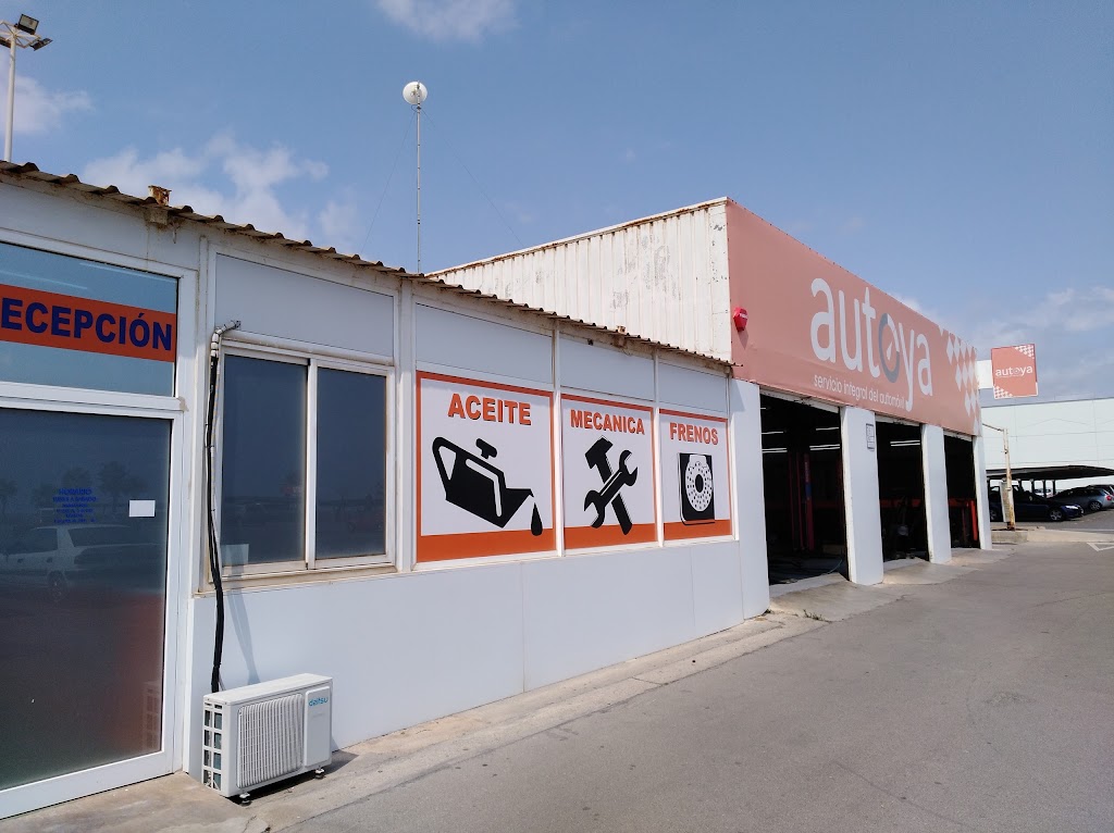 Gasolinera Alcampo — Exterior