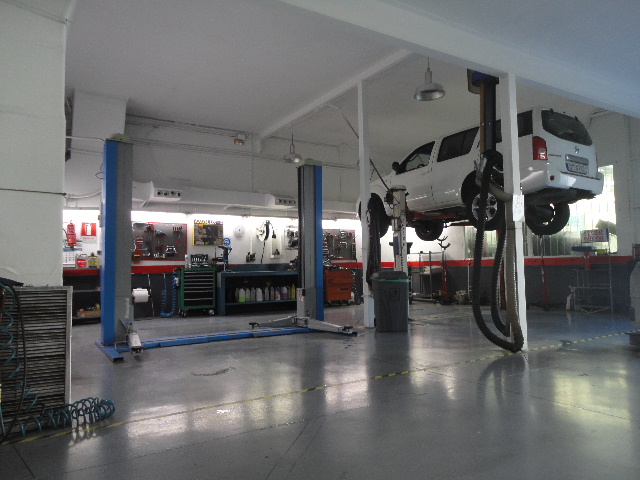 Tecniauto Multimarca — Interior