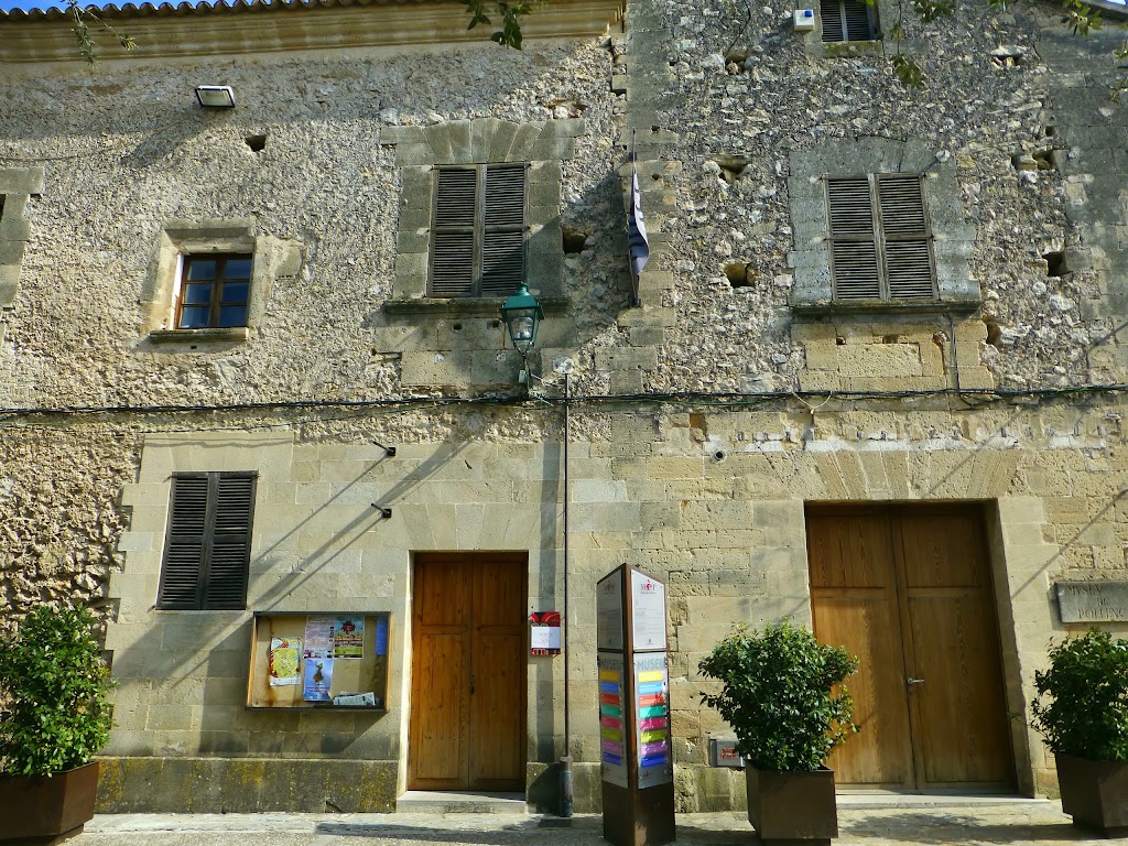 Residencia Social Santo Domingo de Pollenca — De los visitantes