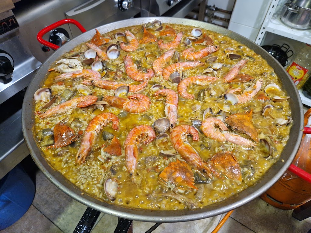 La Tasca de Gil — Comida y bebida
