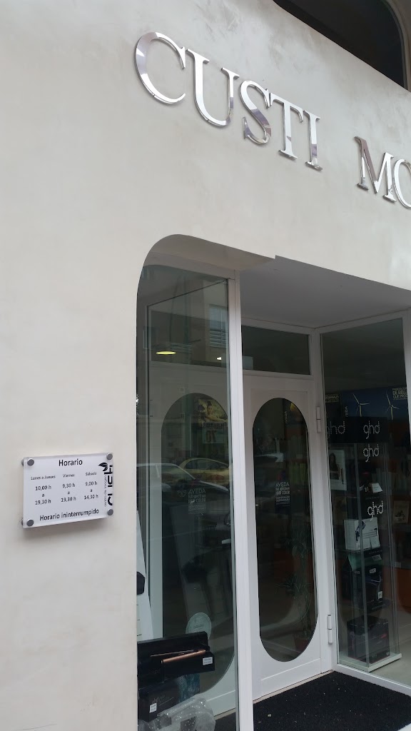 Peluqueria Custi Molina — Exterior