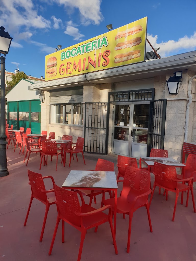Geminis Hamburgueseria — Ambiente