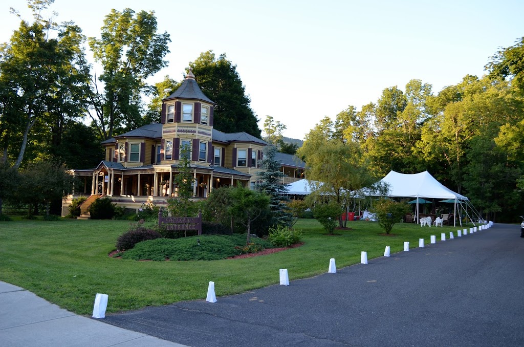 The Fairlawn Inn - Bed & breakfast in Hunter , United States of America