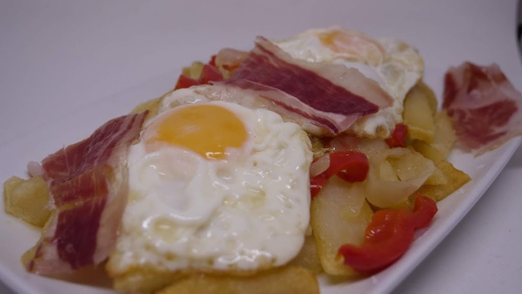Bar cafeteria el recreo — Comida y bebida