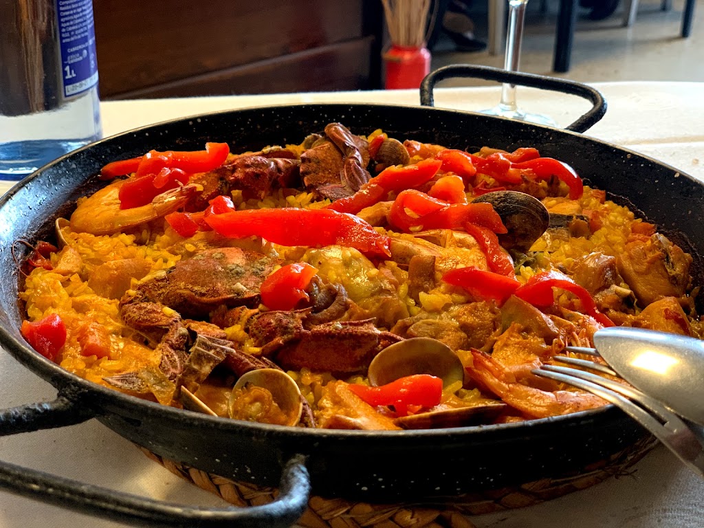 Casa del Mar Bar Restaurante — Paella