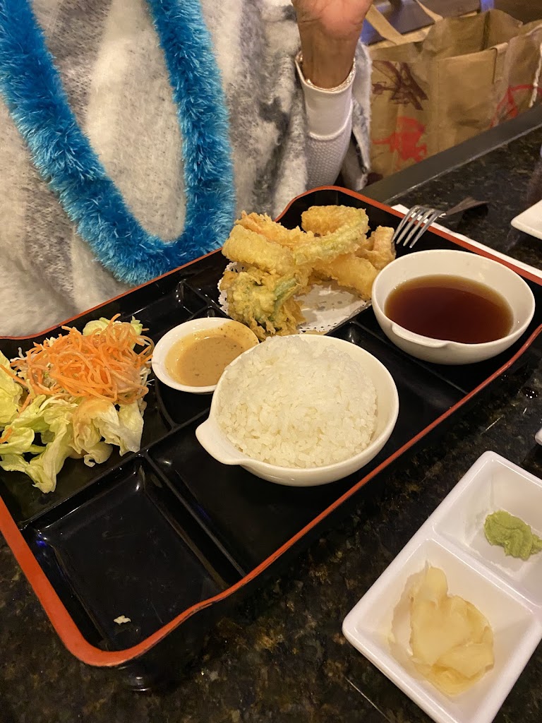 Bai Plu Thai & Sushi Bar