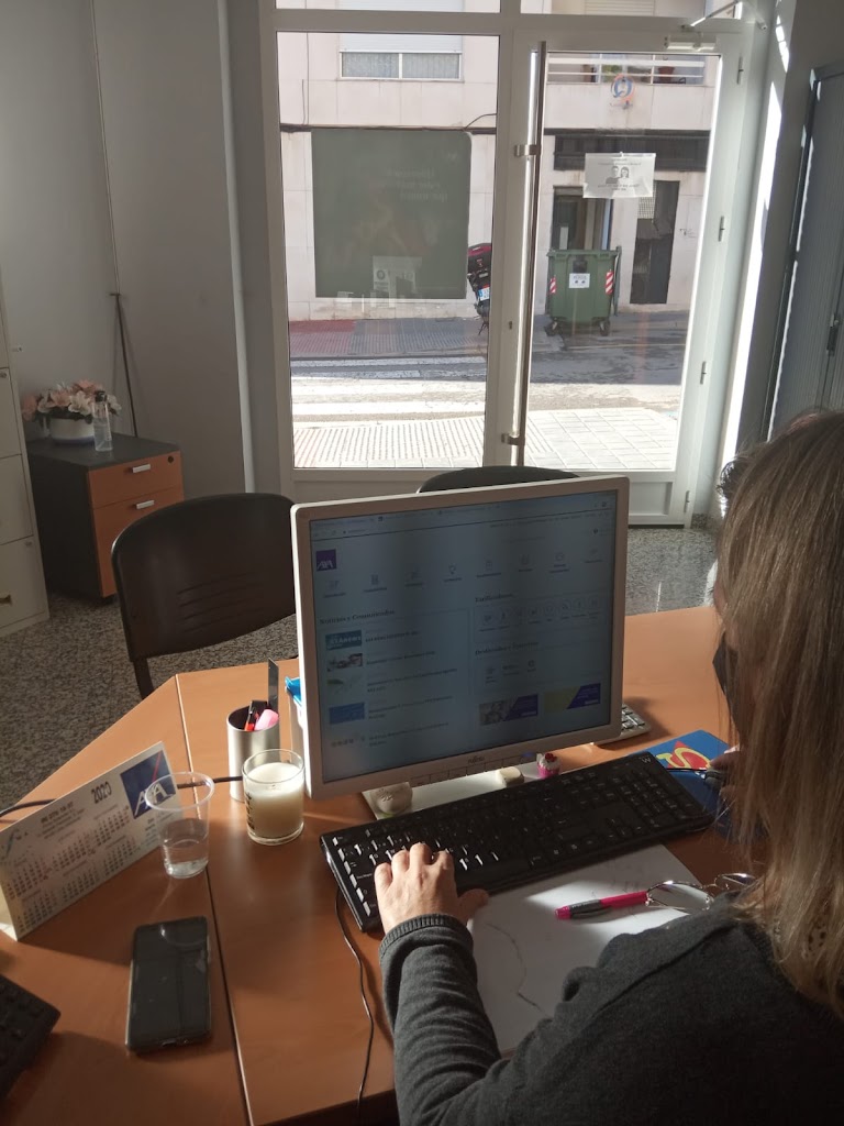 AXA Oficina DISEFIR, S.L.