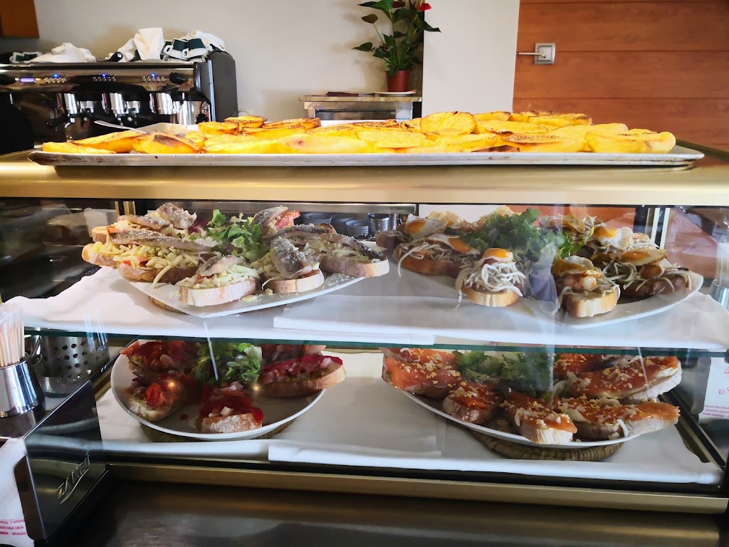 El Palacio — Comida y bebida