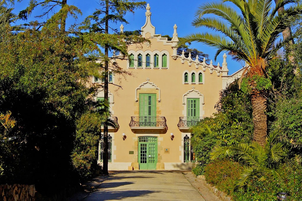 Biblioteca Joan Margarit Sant Just Desvern — Del propietario