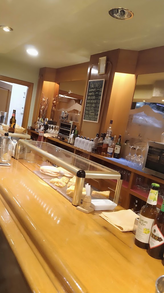 Cafe Bar Avenida 73 — Ambiente