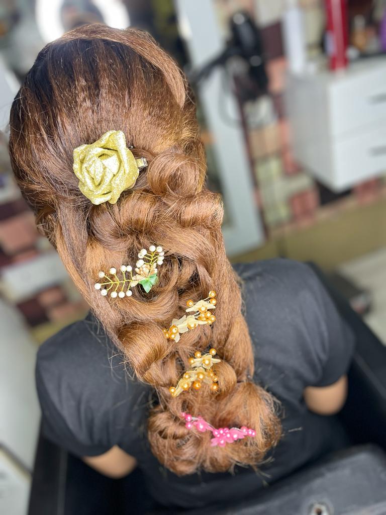 Looks 9 Unisex Salon Best Makeup Artist Best Salon Best Beauty Parlour Best Bridal Makeup Service Best Hair Cut Service