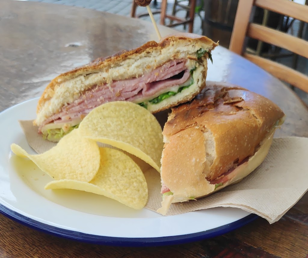 Bar La Despensita — Comida y bebida