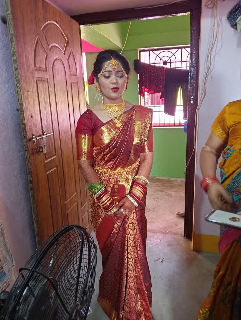 Nirmalya Beauty Parlour
