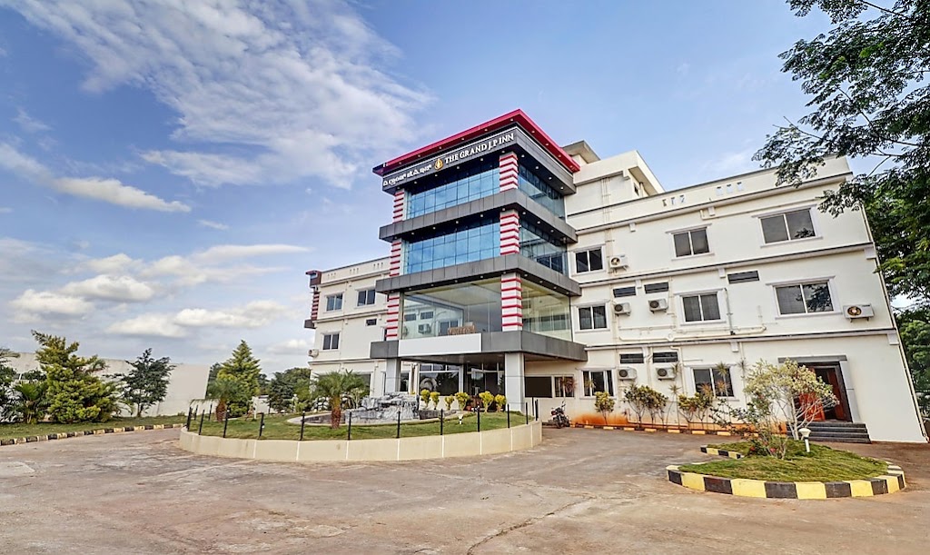 Grand Jp Inn Near 2 Km From Gundlupet Bus Stand