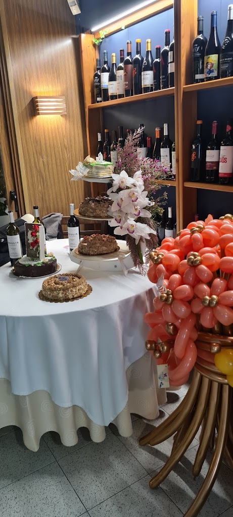Restaurant Fenals Internacional — Comida y bebida