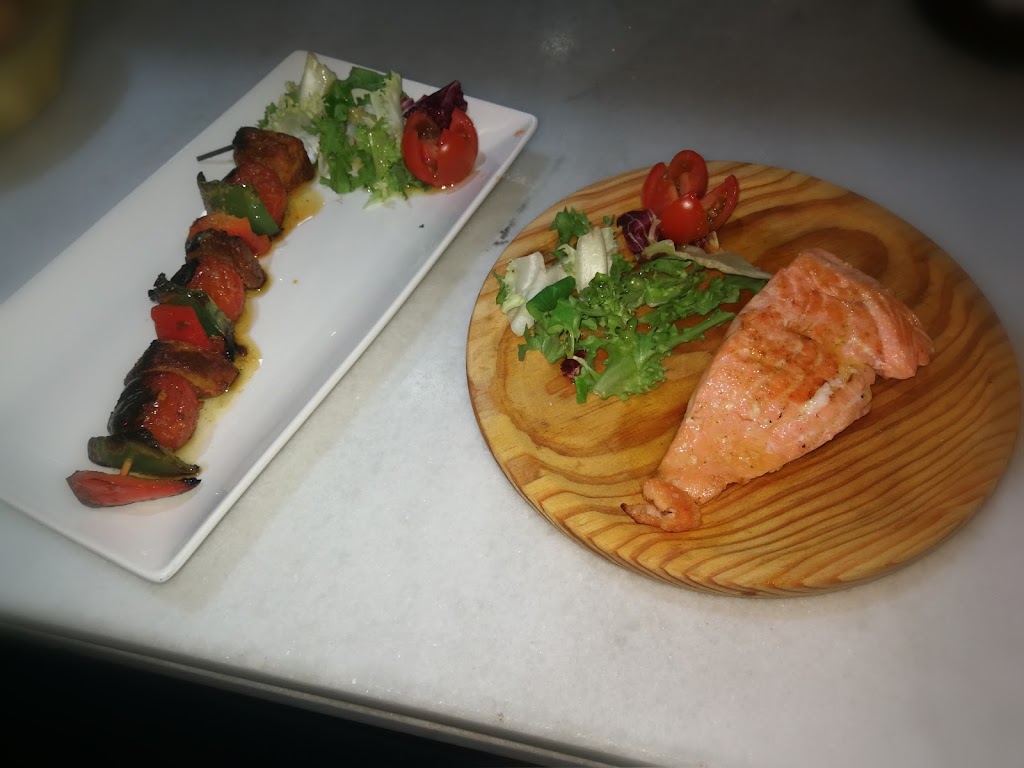 Bar La Cigala Plateada — Comida y bebida