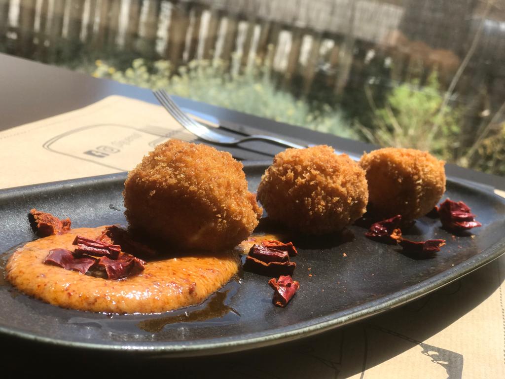 Alameda Bistro — Comida y bebida