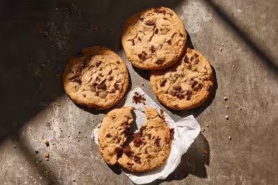 Chocolate chip cookie