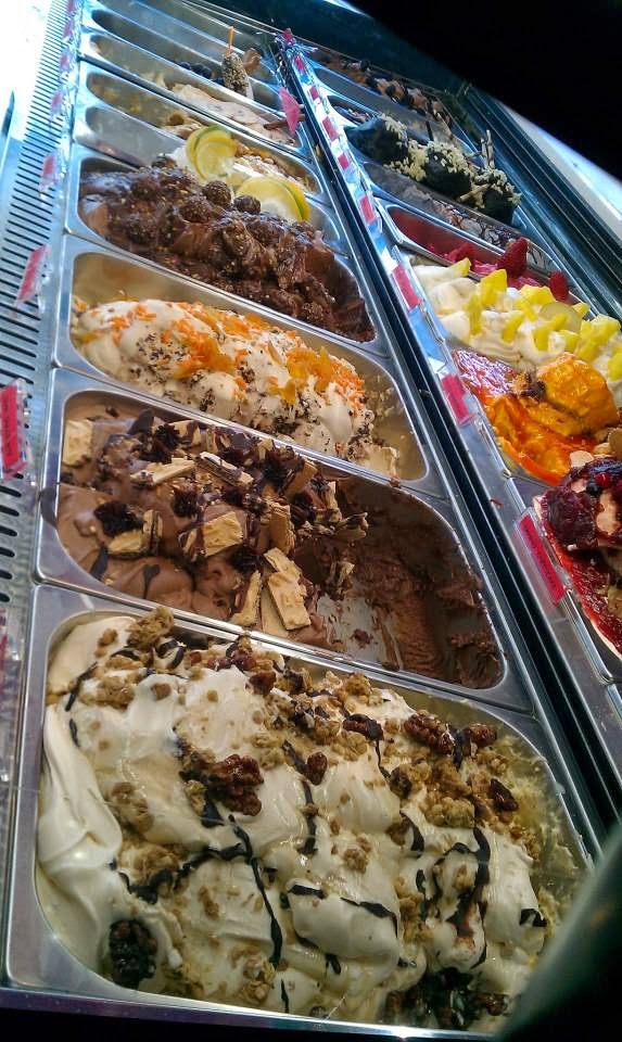 Heladeria La Cumbre — Comida y bebida