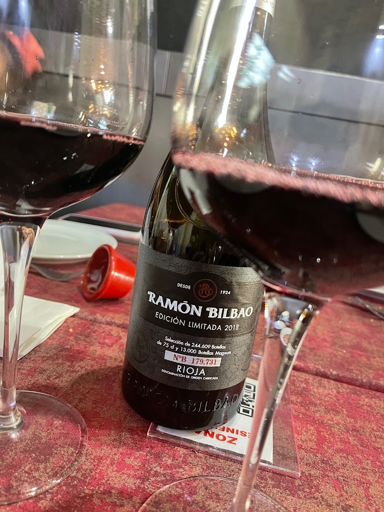 Myrey Taberna & Grill — Vino