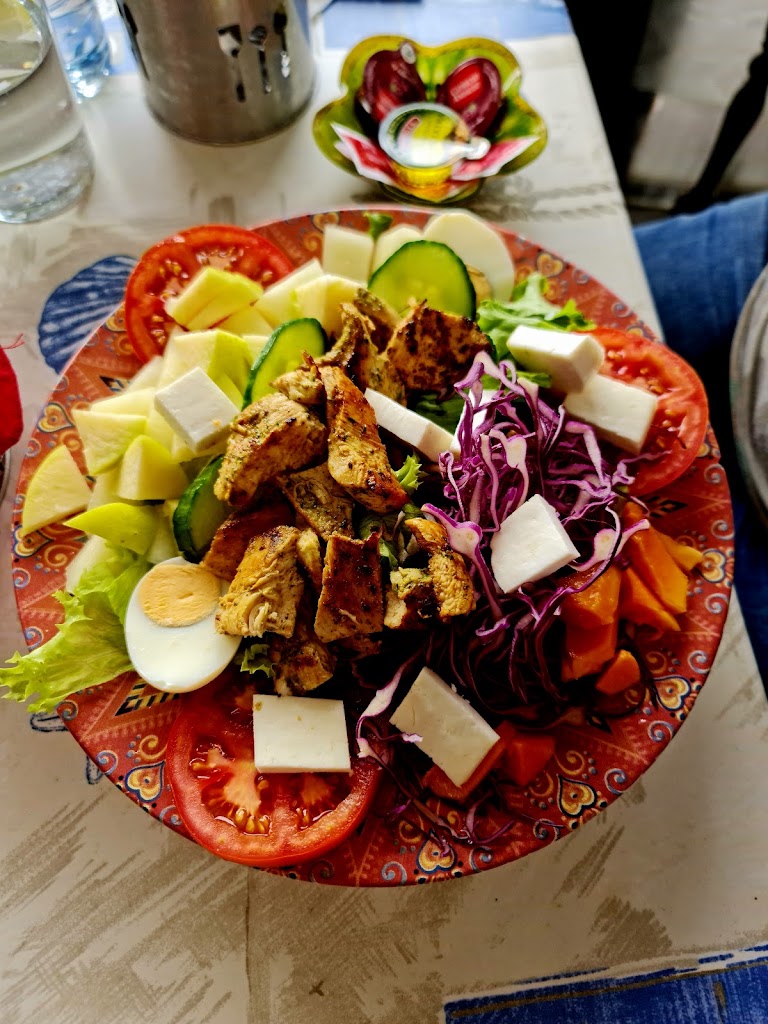 Cafeteria Macedonia Fruit Cafe — Comida y bebida