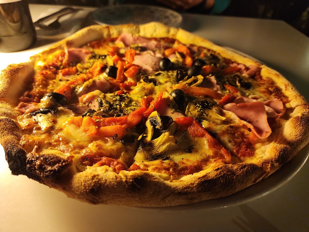 Restaurante Pizzeria Velomar — Comida y bebida
