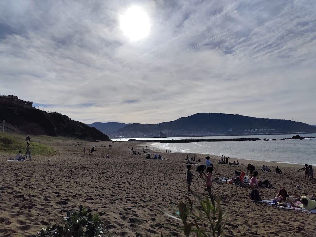 Txiringuito Playa Arrigunaga. Beach bar at Arrigunaga's beach — Mas recientes