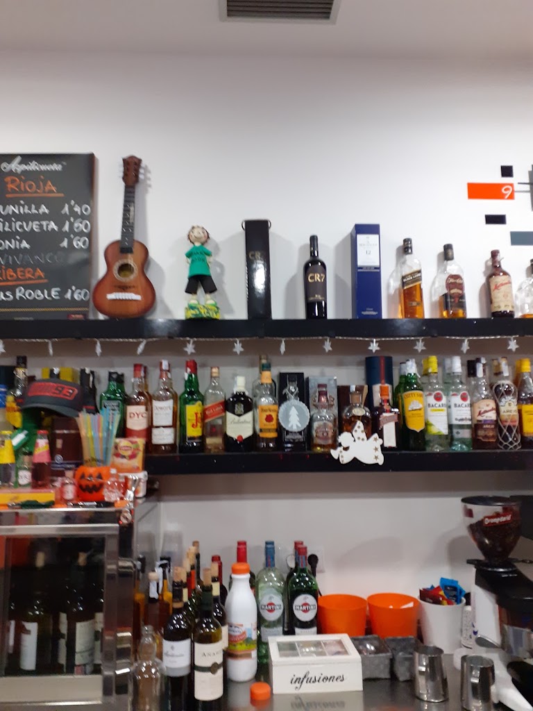 Cafe Bar Maxi — Ambiente