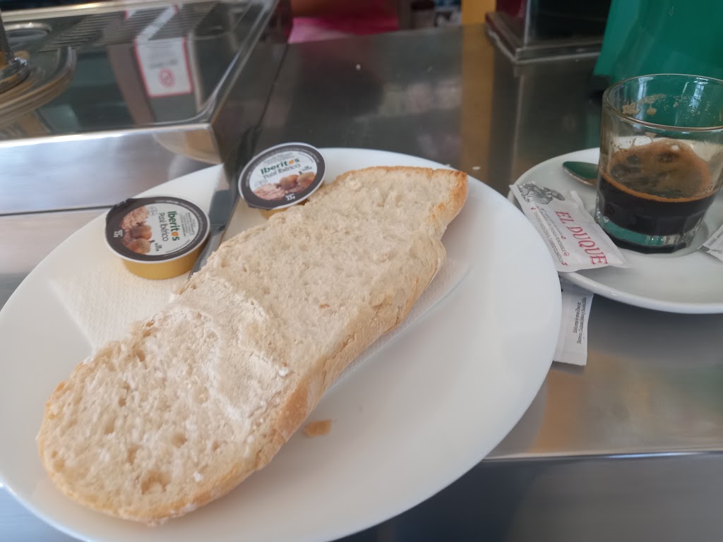 RESTAURANTE CERRO GORDO — Comida y bebida
