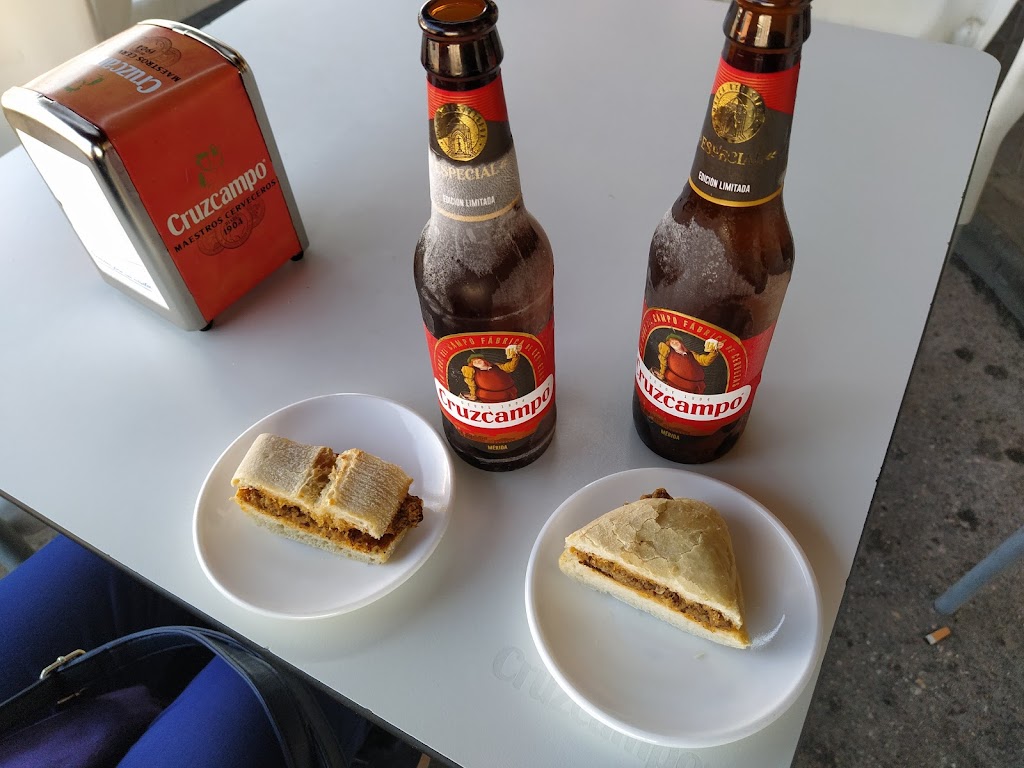 Los Estudiantes Cafe-Bar