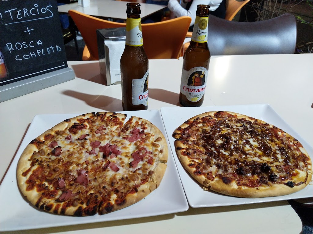 Caracol Plaza — Comida y bebida