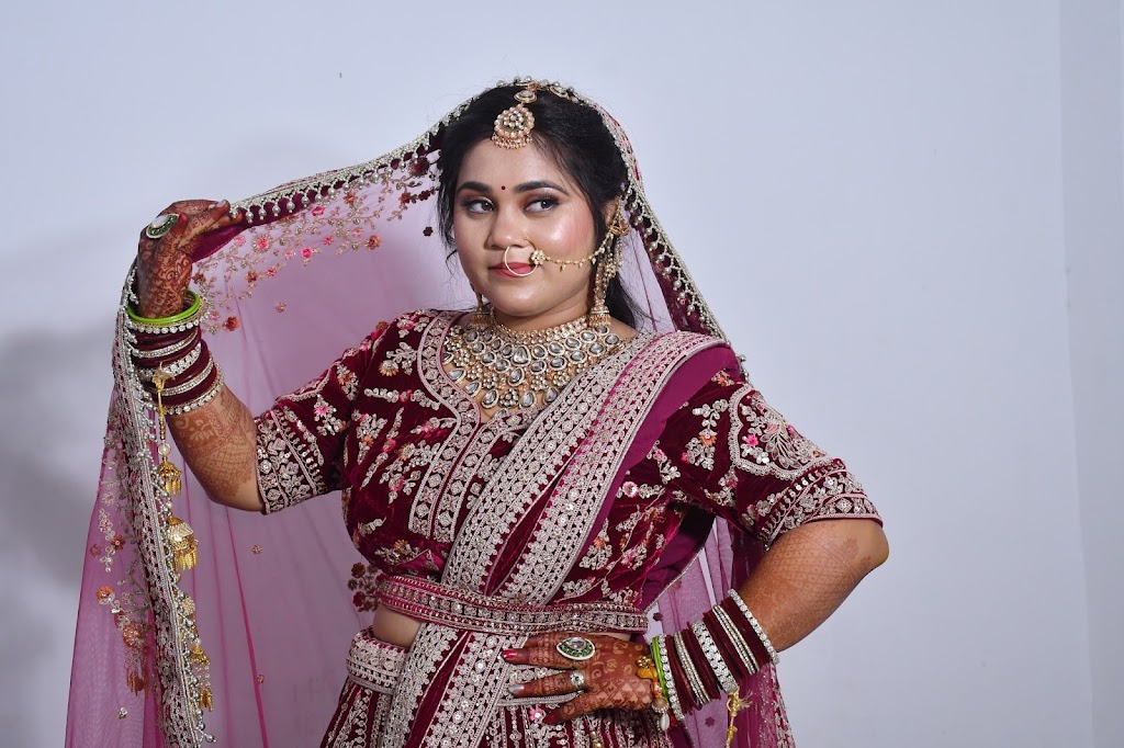 Monalisa Salon Spa Sandeep Makeup Artists