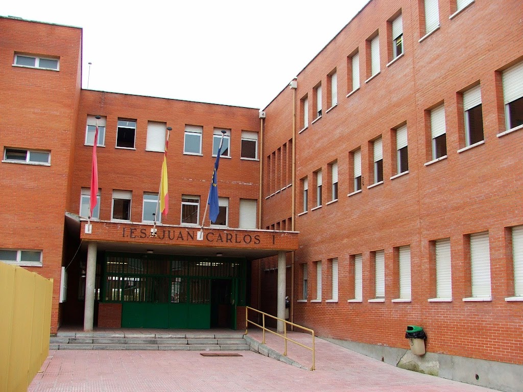 IES Juan Carlos I — Del propietario