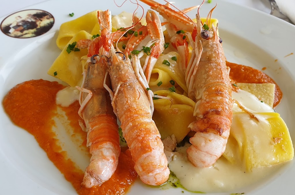 Casa Oms Restaurant — Comida y bebida