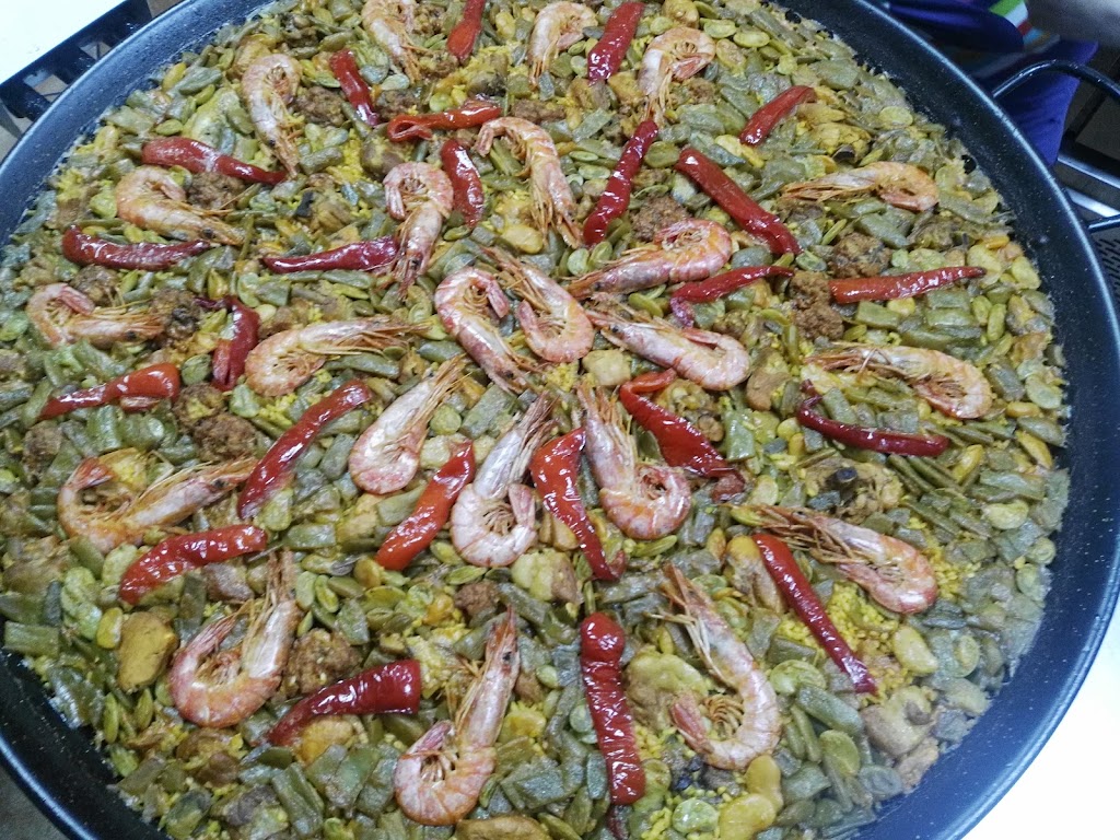 Bar restaurante El Barrilet — Comida y bebida