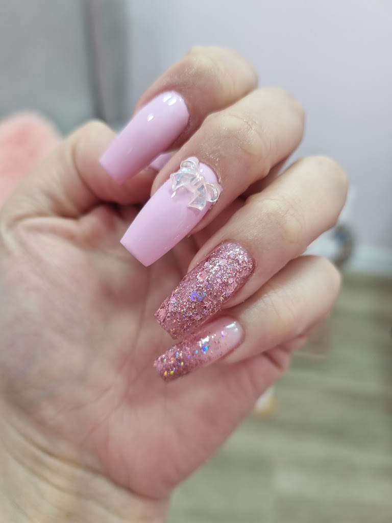 Nails Carla