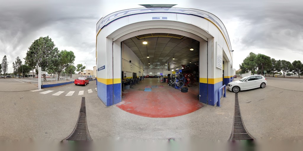 Taller de coches Murillo Monzon — Interior