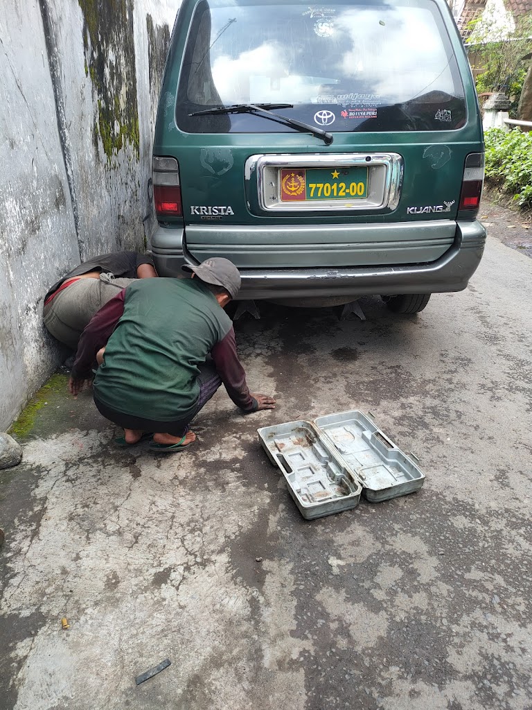 BENGKEL MOBIL SANTI