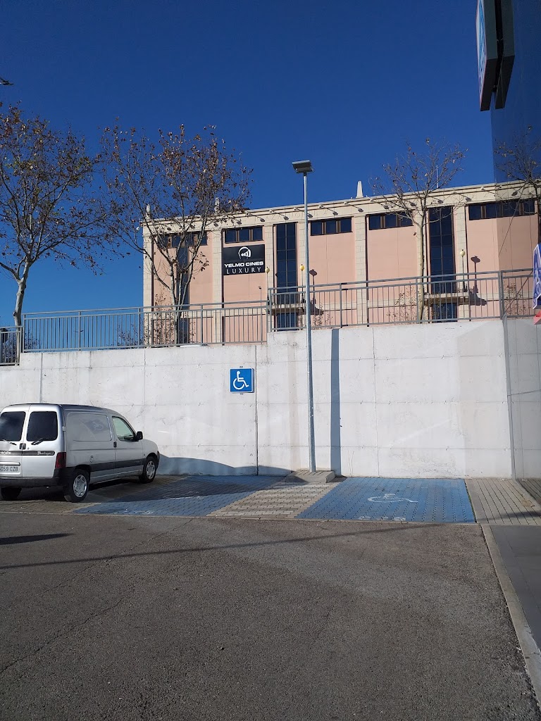 Aparcamiento Discapacitados