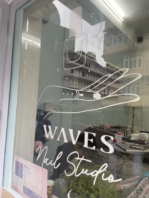 Waves Nail Studio