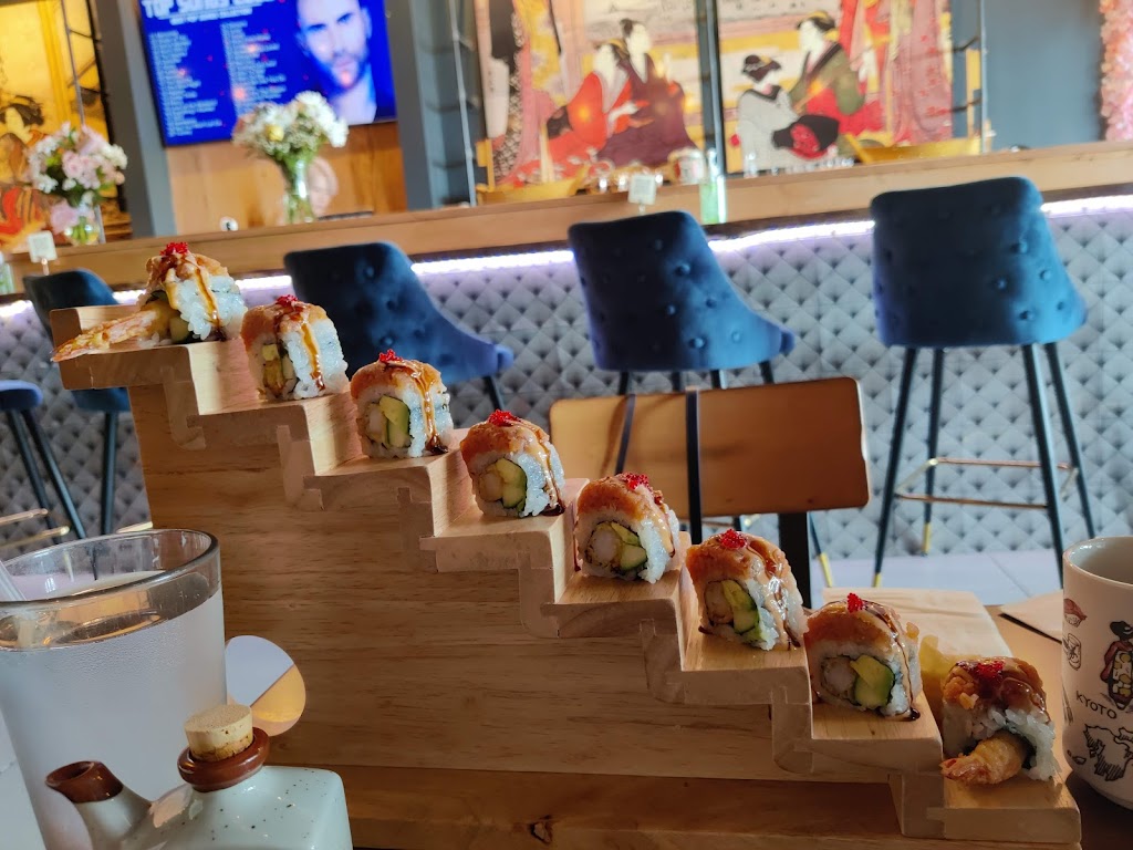 Akeno Sushi Bar and Thai Alexandria