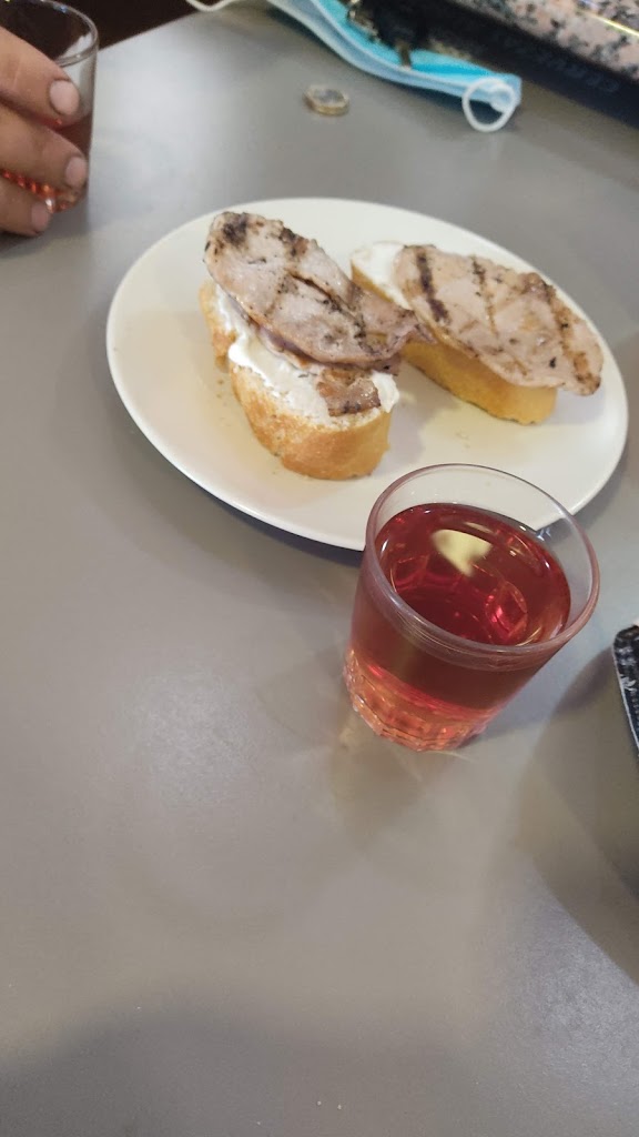 Cafe Bar El Carrero — Comida y bebida